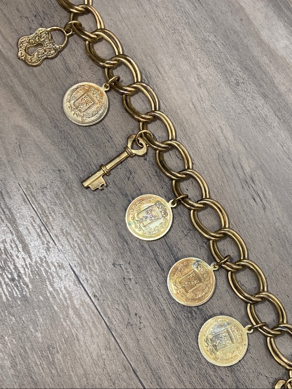 Vintage Chain Belt With Coin Key Lock Charms - Picture 7 of 16